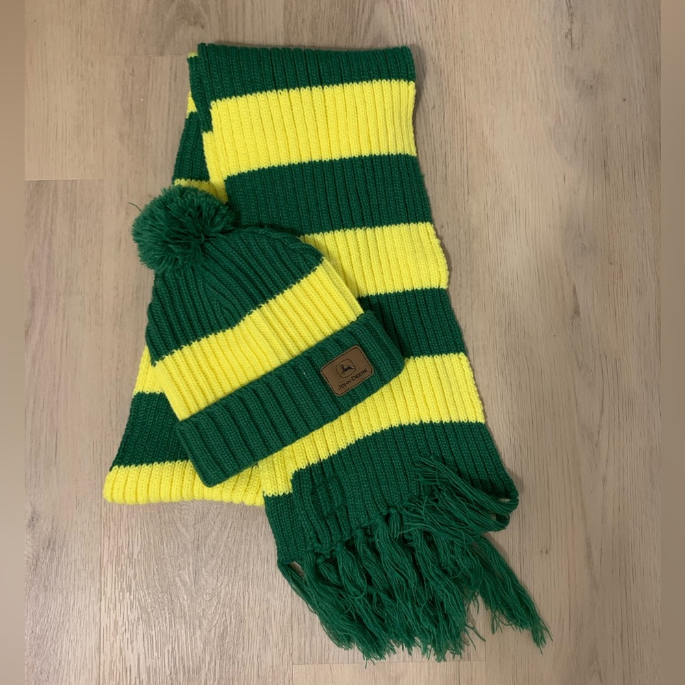 John Deere Hat & Scarf set